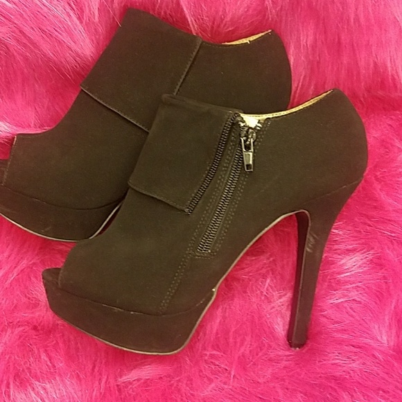 Booties - Picture 4 of 4